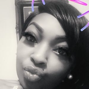 Meet your Posher, Coresha